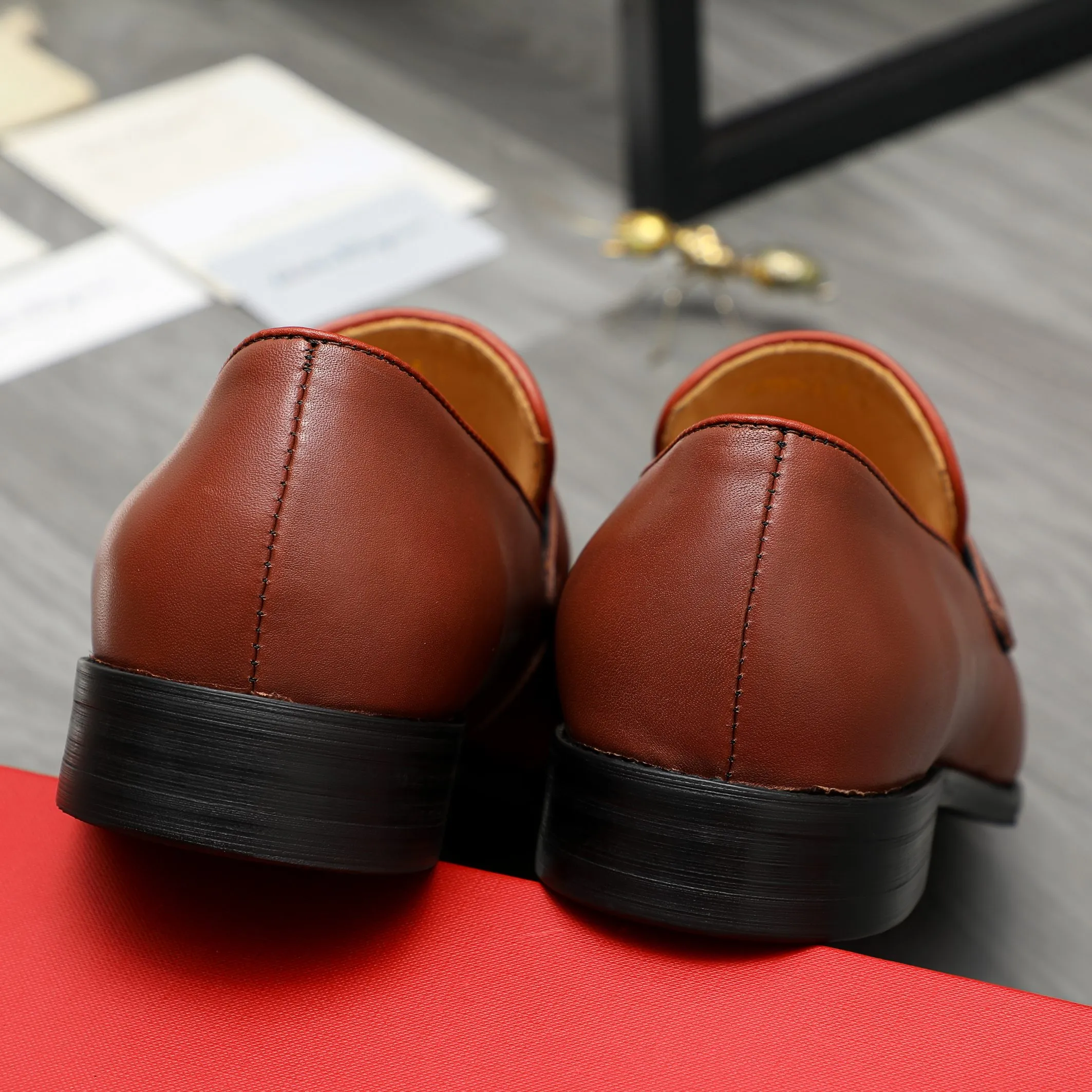 Men's men's shoes💰460 Product trademark: Ferragamo "Ferragamo" business slip-on leather shoes Regular size: 39-44 Product materials: Selected high-quality cowhide upper, cowhide lining, original outsole
